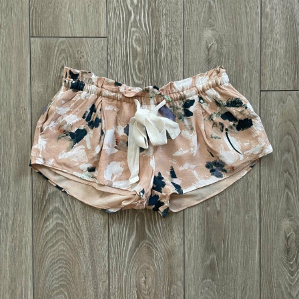 Aritzia | Wilfred Montrouge Short in Nude Floral Watercolour